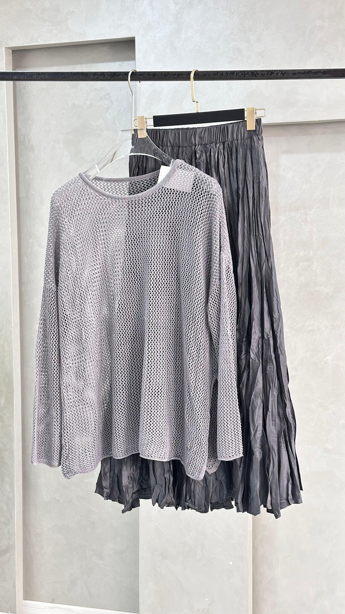 بدلة تنورة شبك