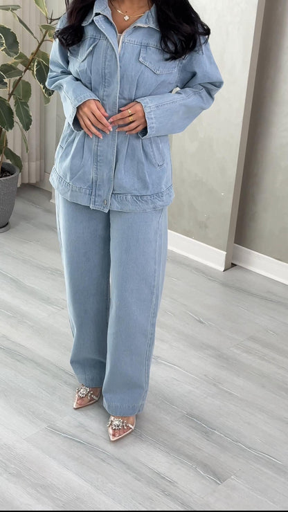 بدلة بتصميم خصر انيق