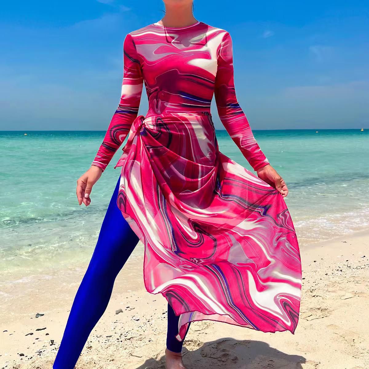 مايوه نسائي محتشم منقش