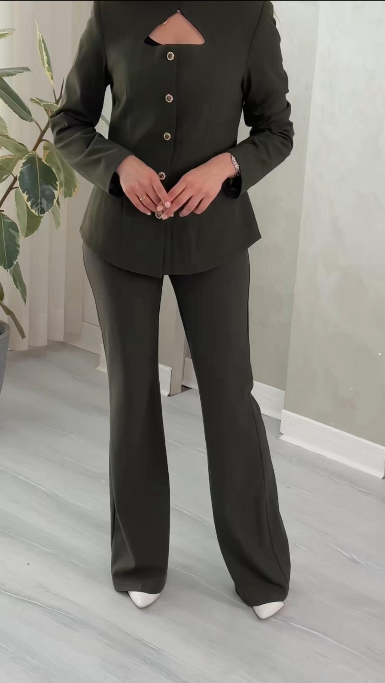 بدلة نسائي