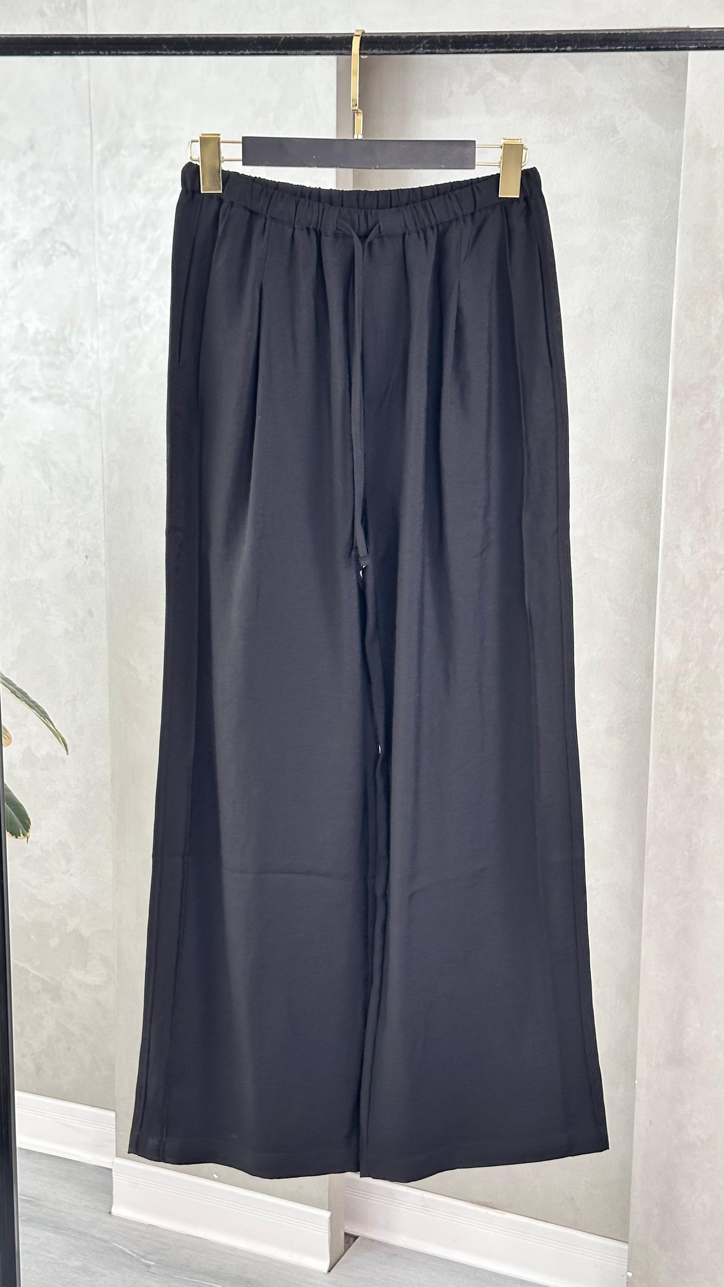 بنطلون نسائي