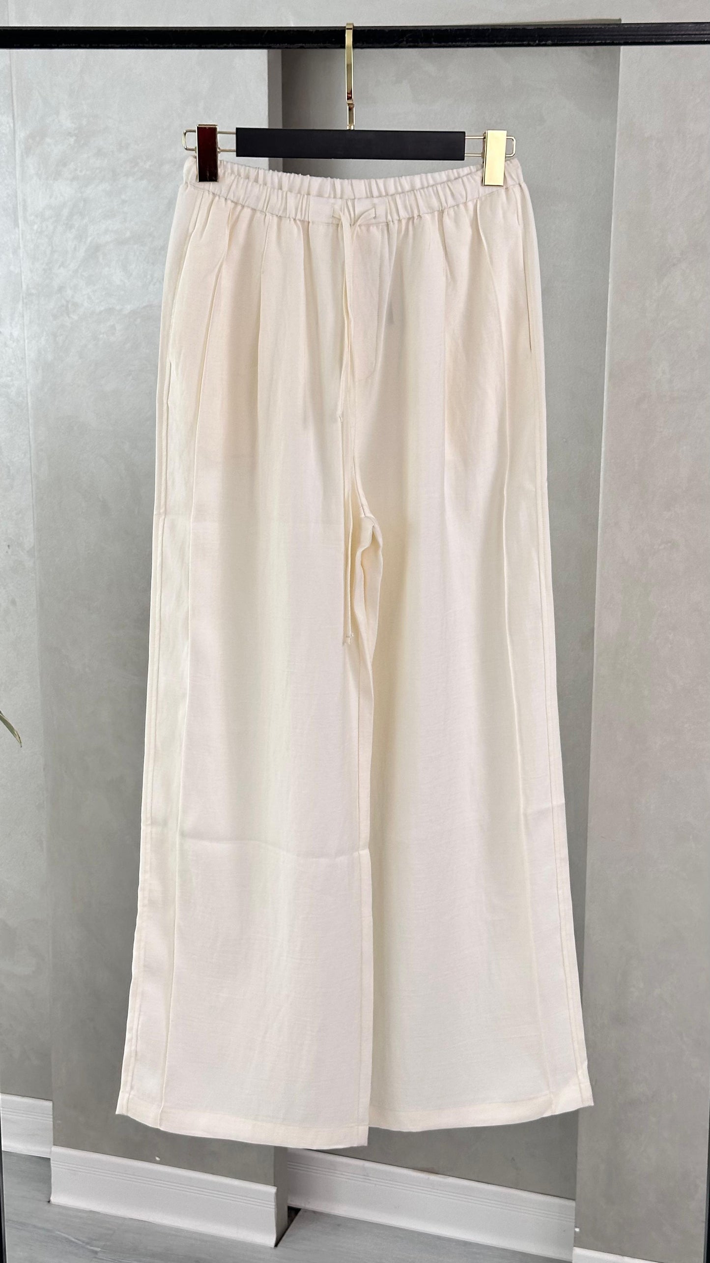 بنطلون نسائي