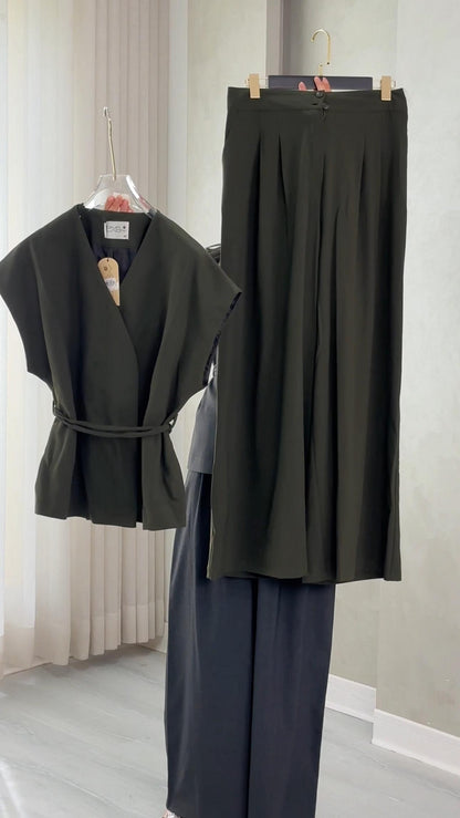 بدلة نسائي من غير اكمام