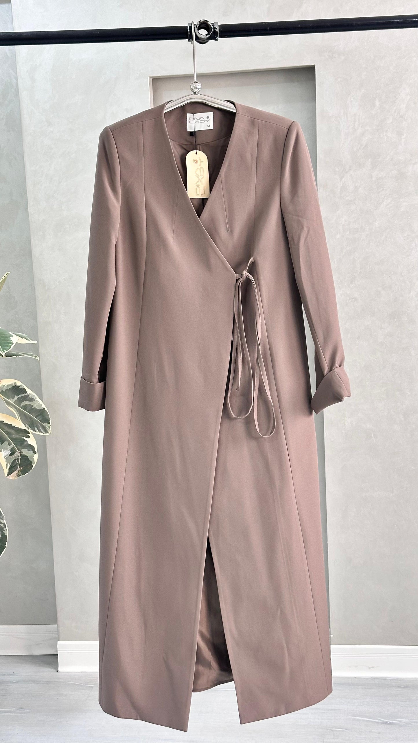 جاكيت نسائي لف طويل