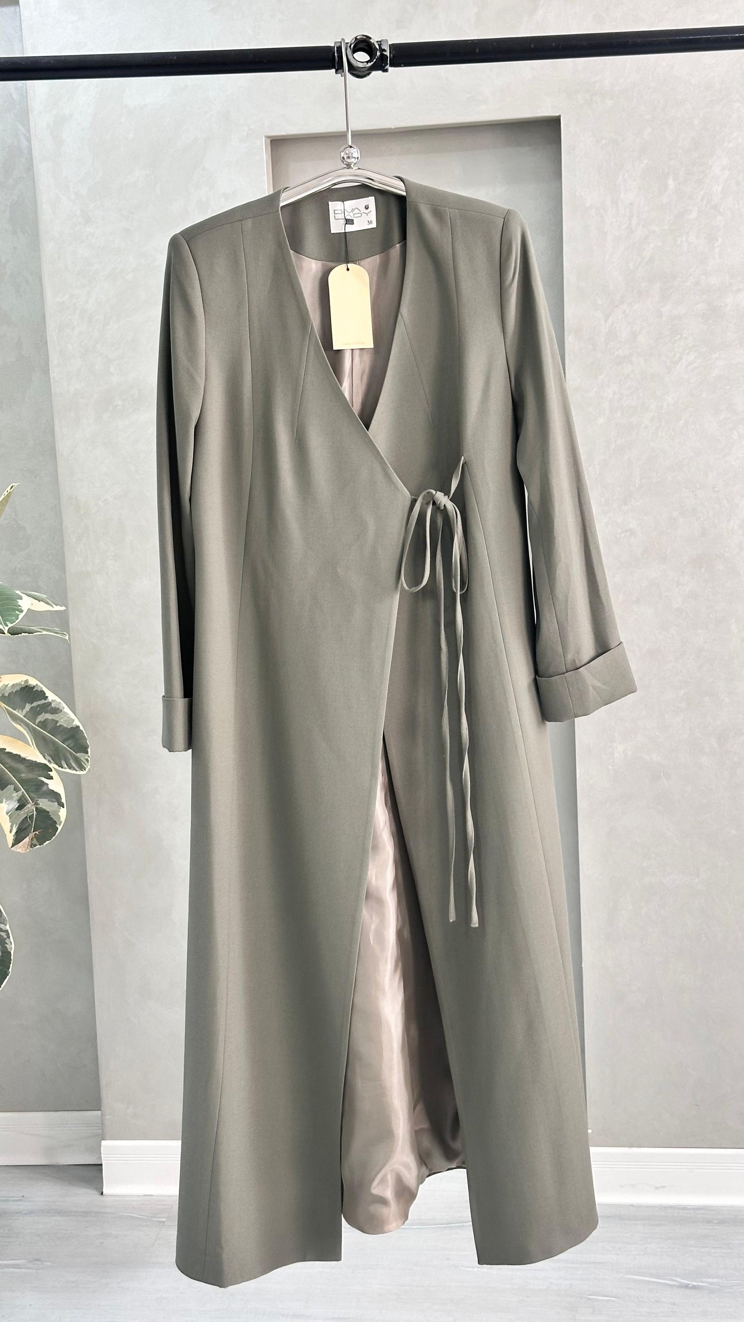 جاكيت نسائي لف طويل