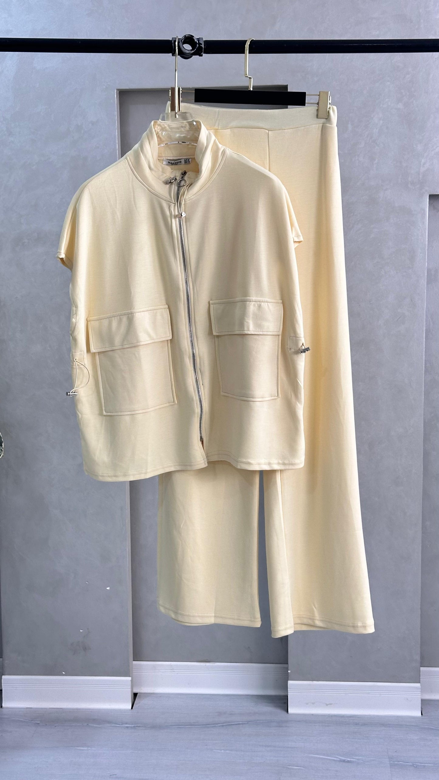 بدلة نسائي نص كم