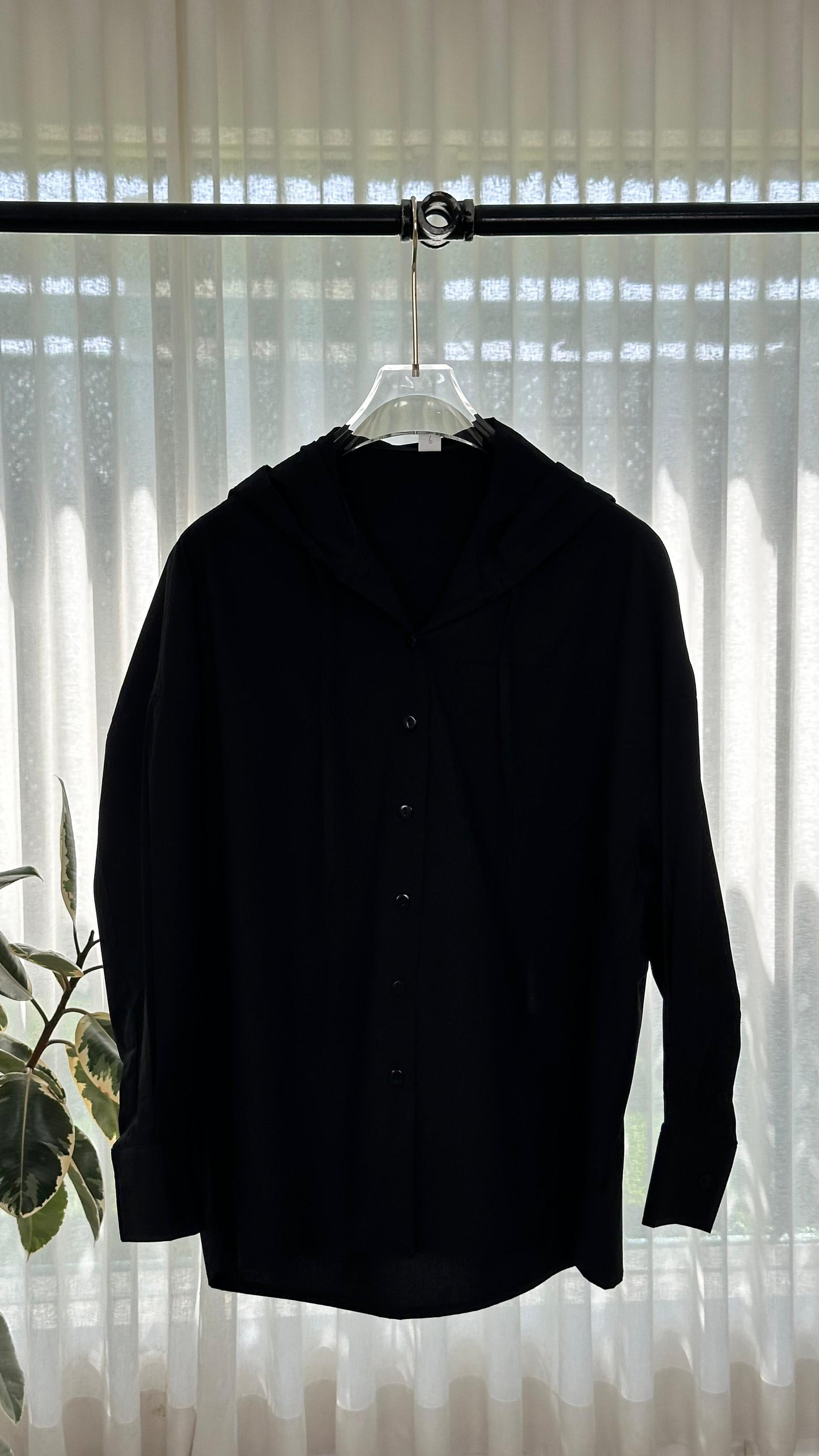 قميص نسائي بطاقية