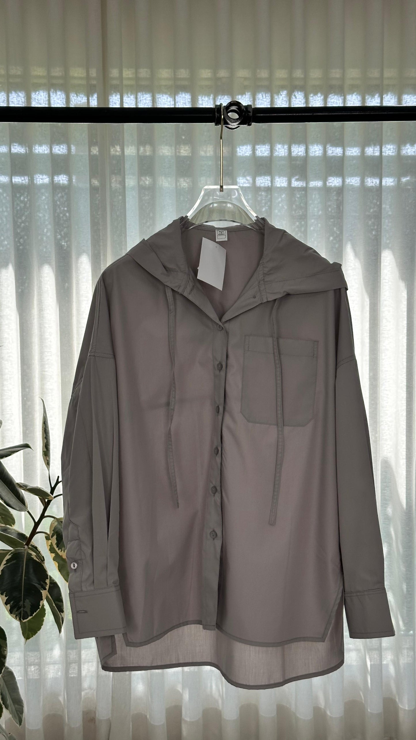 قميص نسائي بطاقية