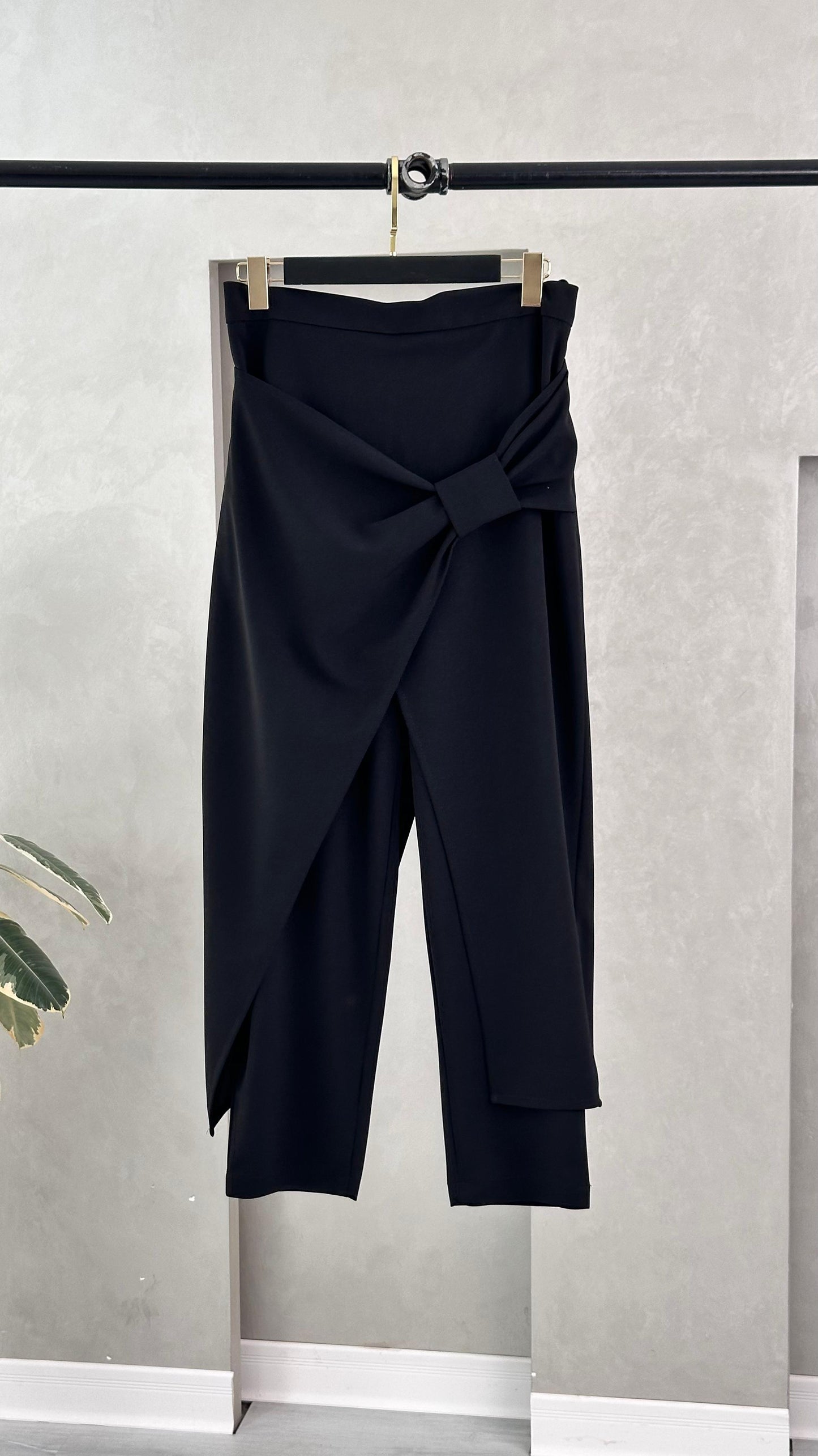 بنطلون نسائي