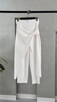 بنطلون نسائي