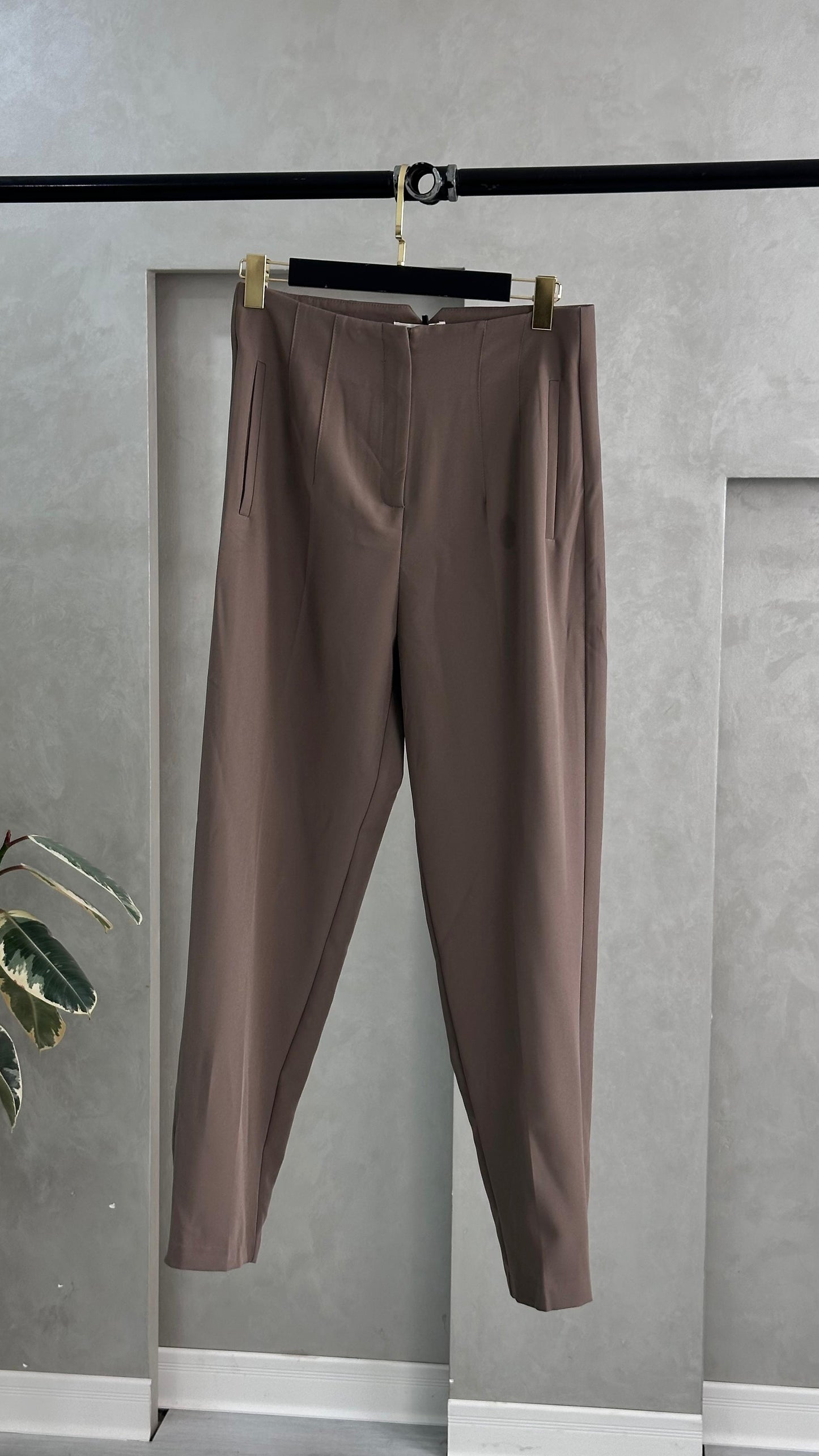 بنطلون نسائي