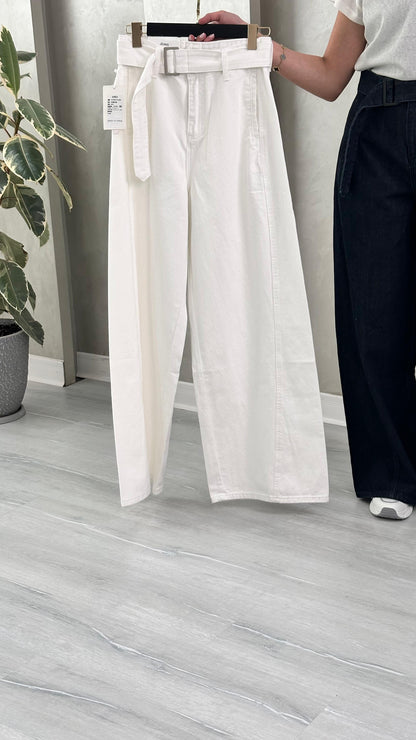 بنطلون نسائي مع حزام