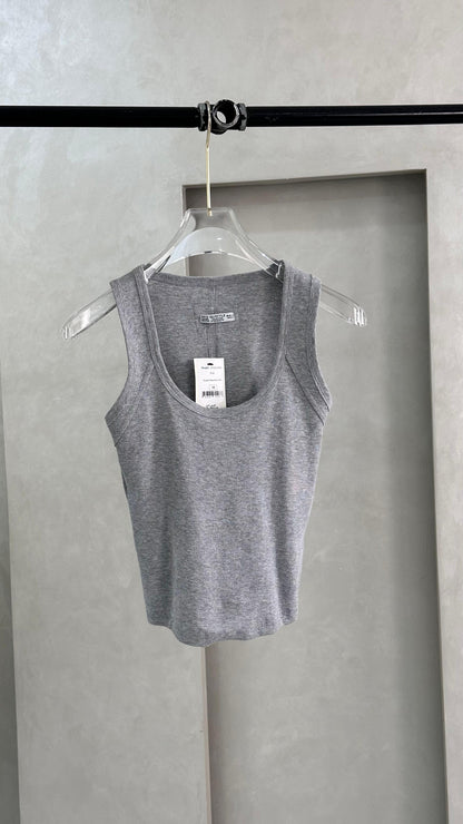 توب نسائي حفر