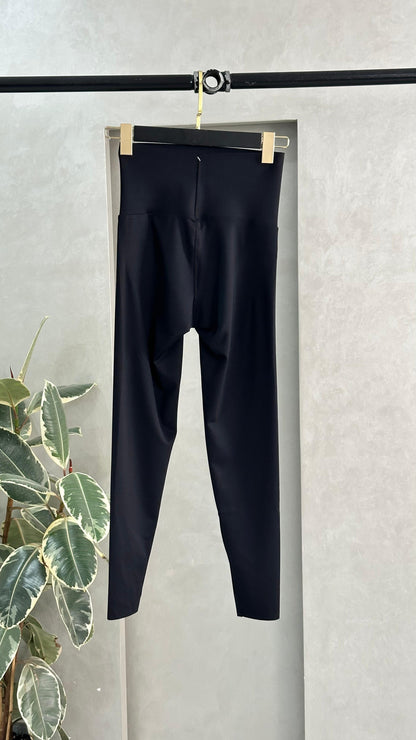 ليقنز نسائي