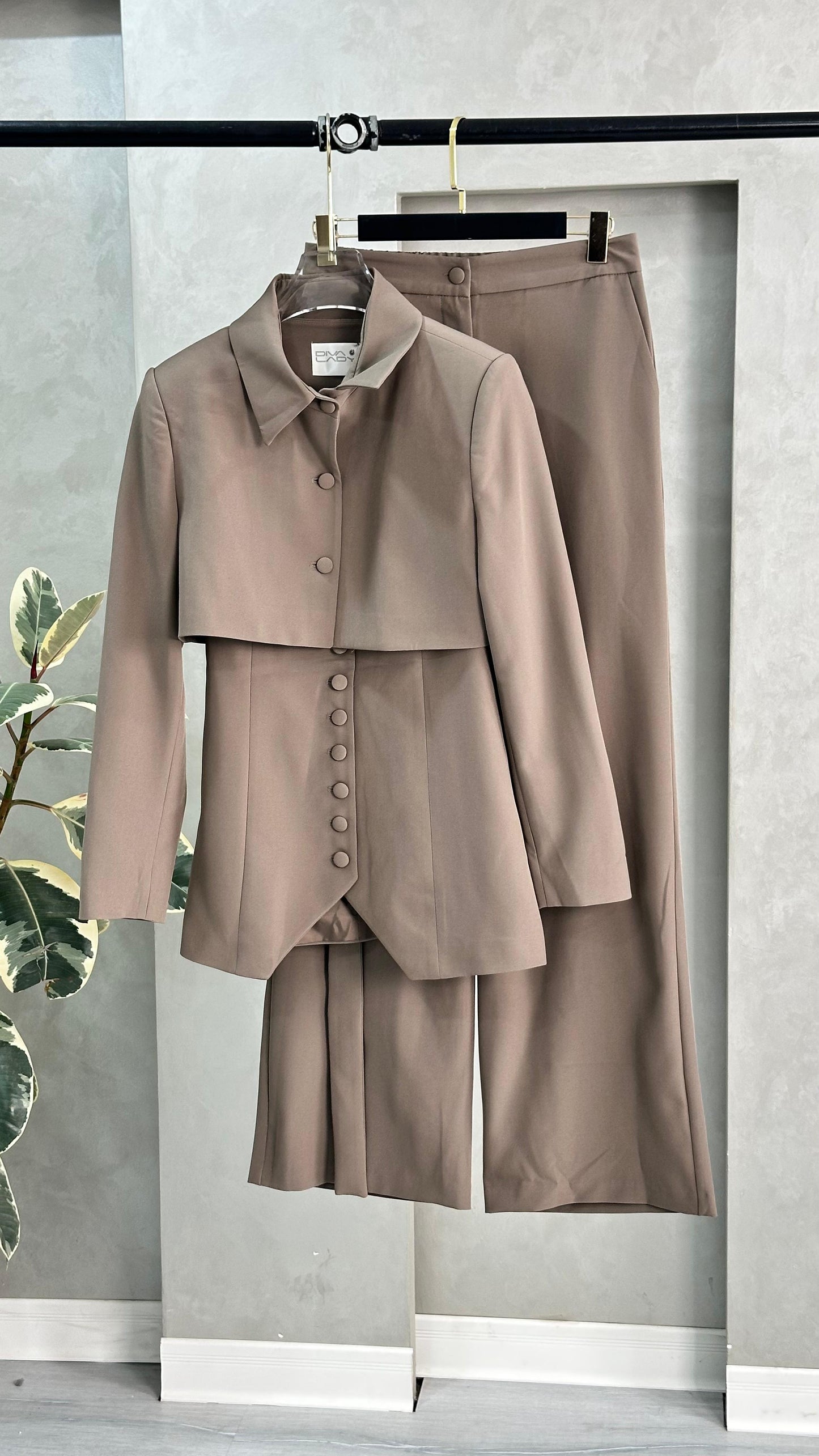 بدلة نسائي 3 قطع