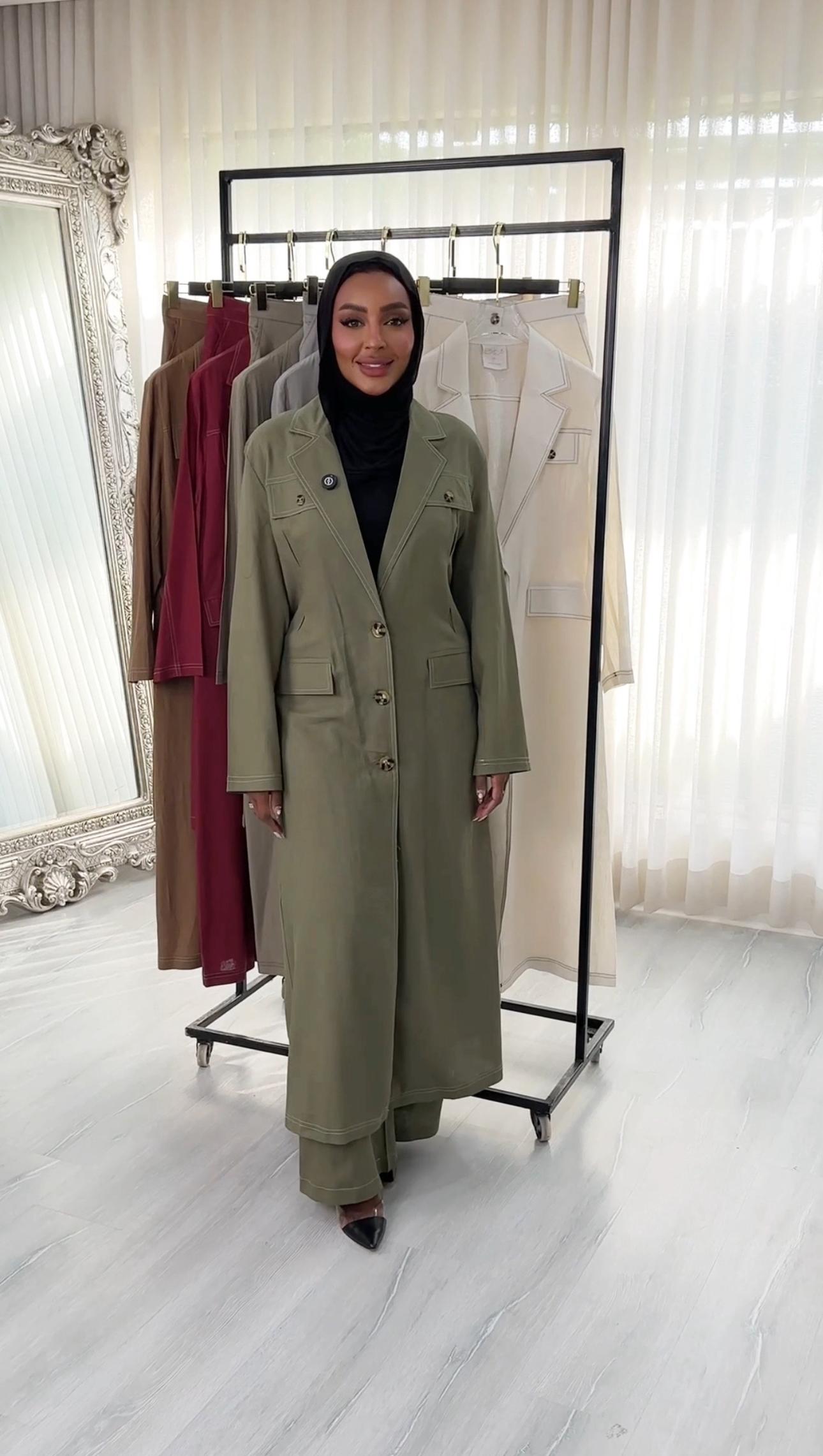 بدلة نسائي