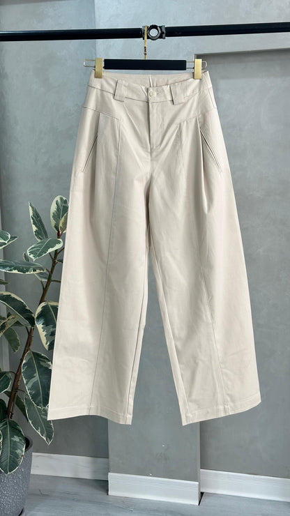 بنطلون نسائي فضفاض