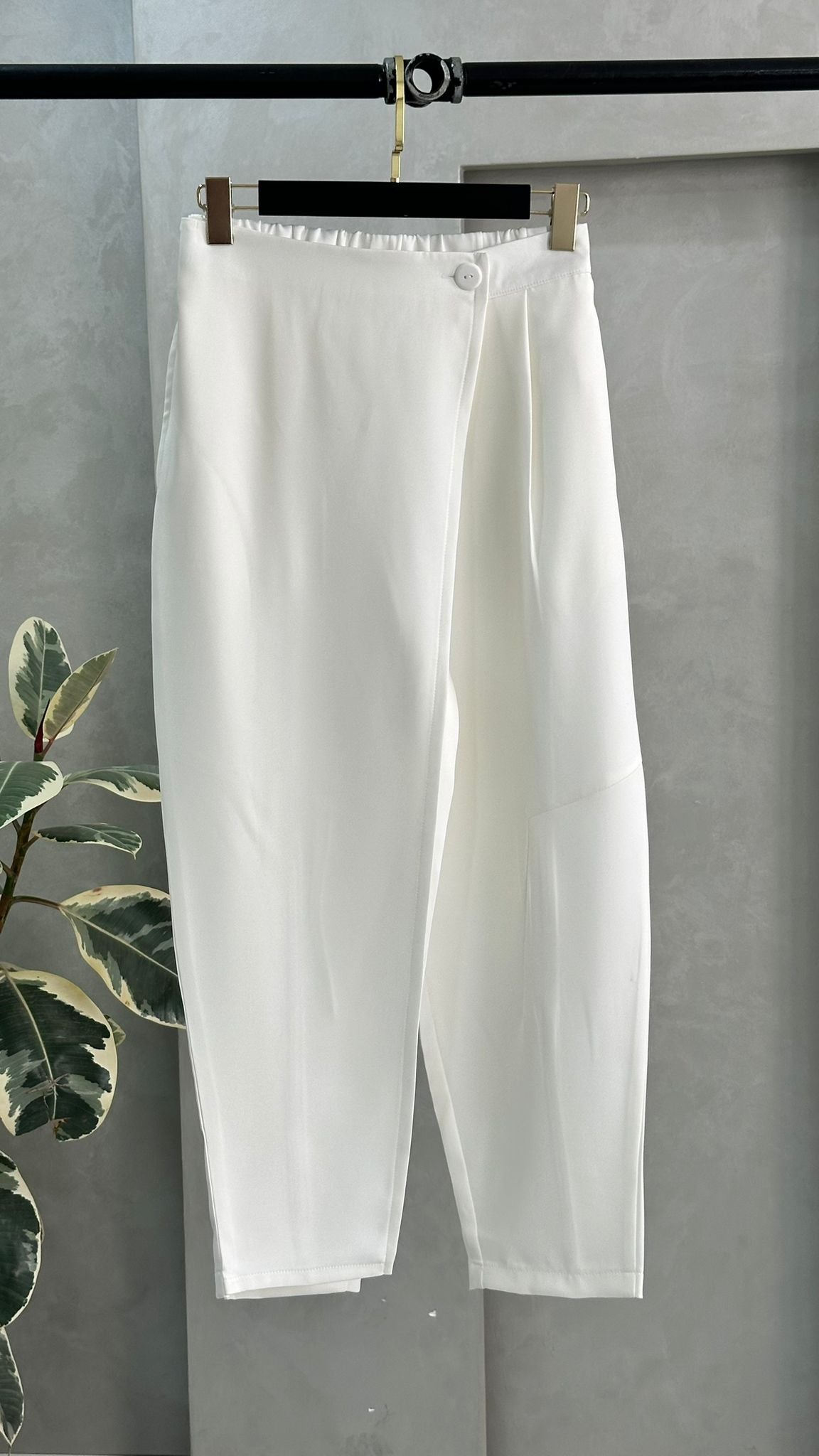 بنطلون نسائي