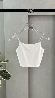 توب نسائي قصير