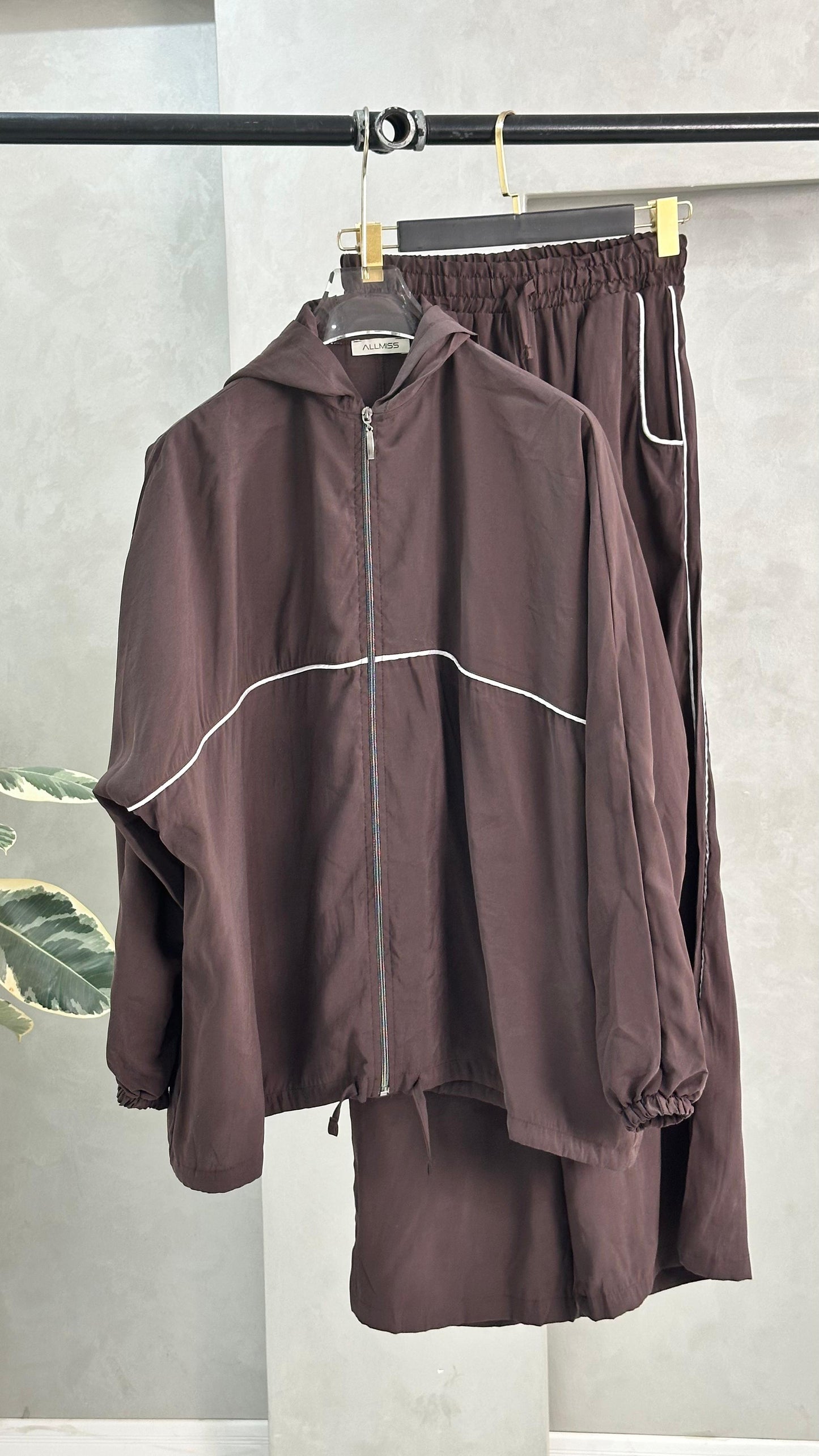 بدلة نسائي سبورت