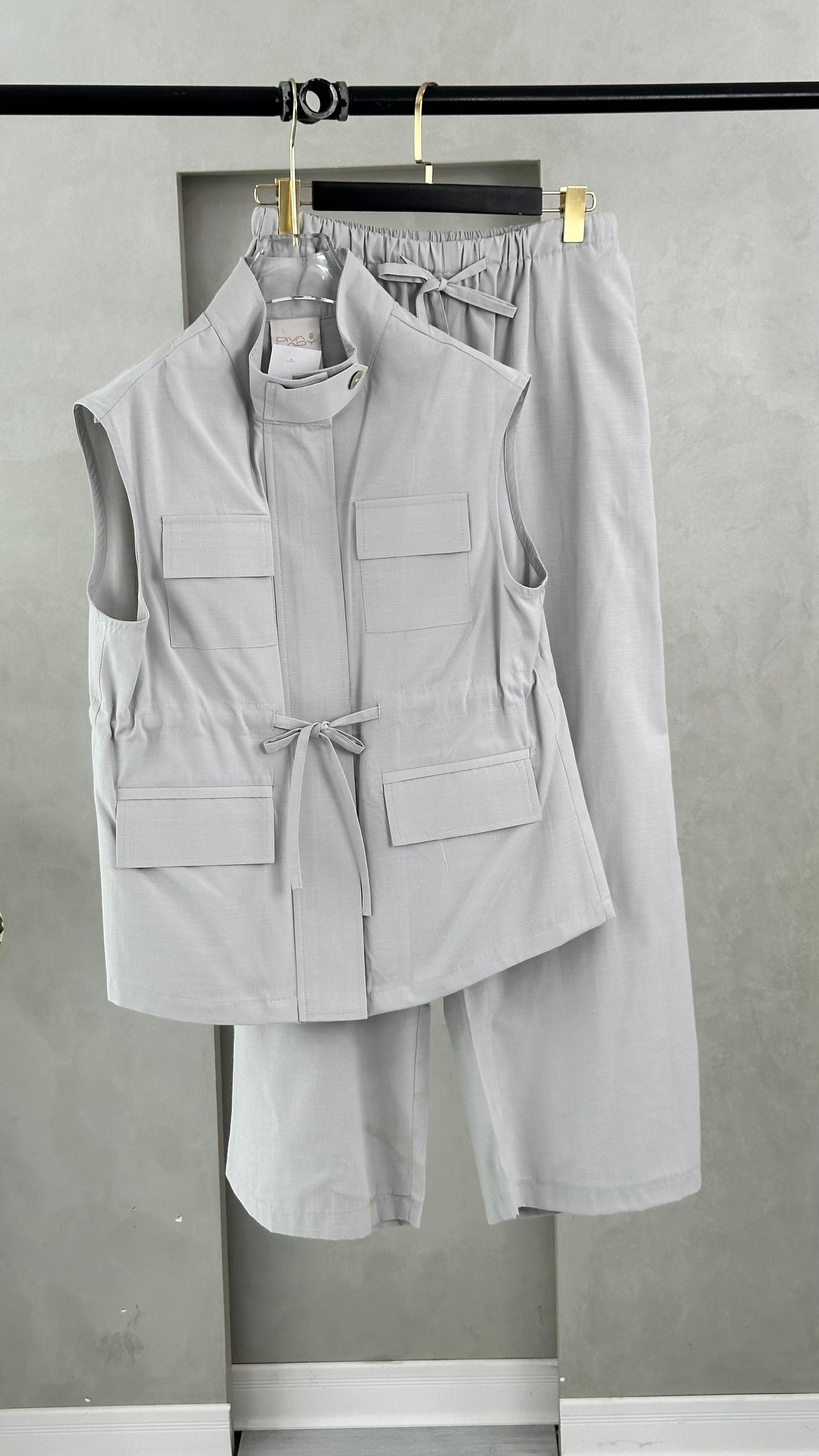 بدلة نسائي بدون اكمام