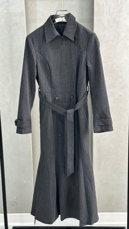 جاكيت طويل بقصة مموجة