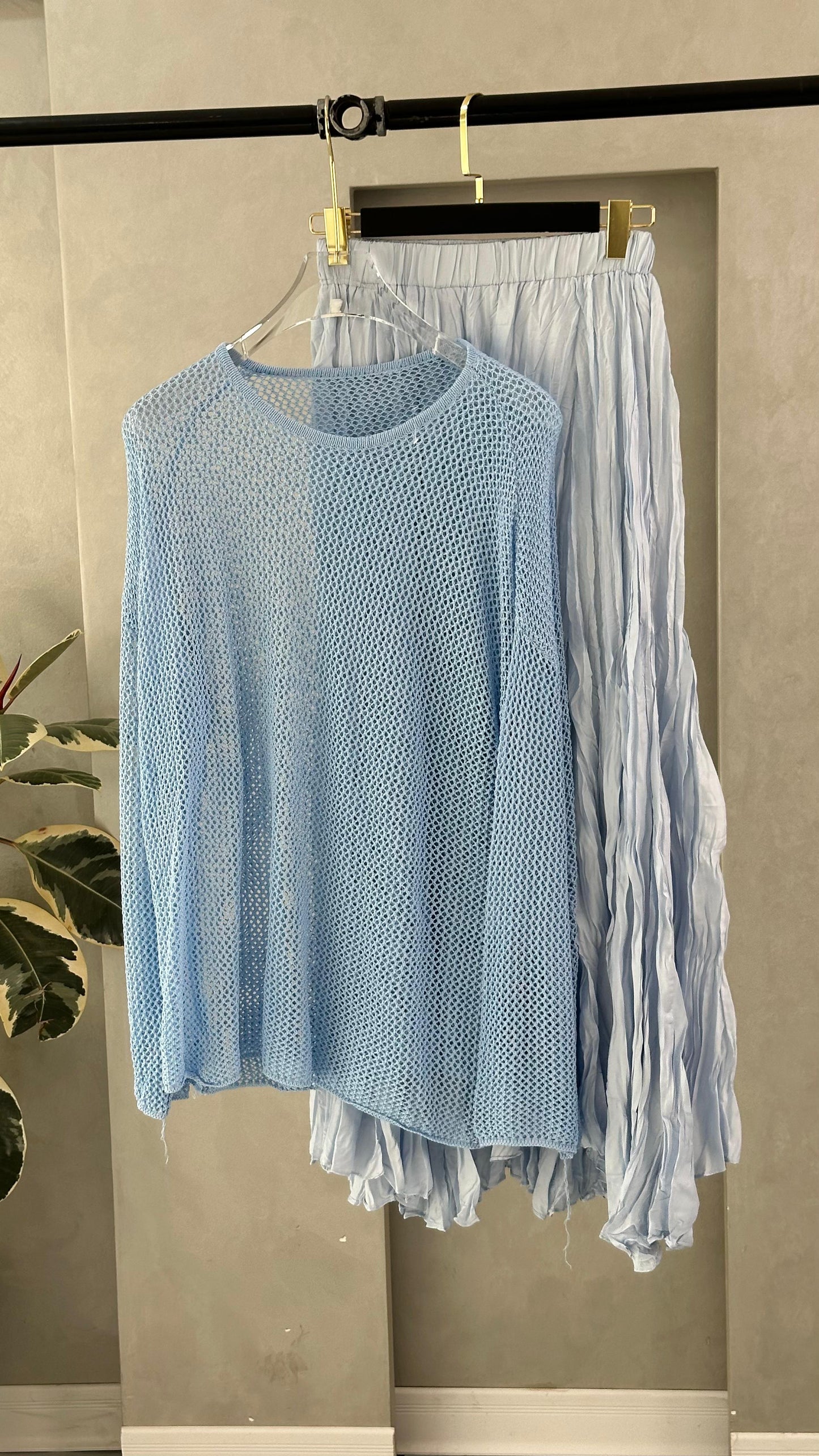 بدلة تنورة شبك