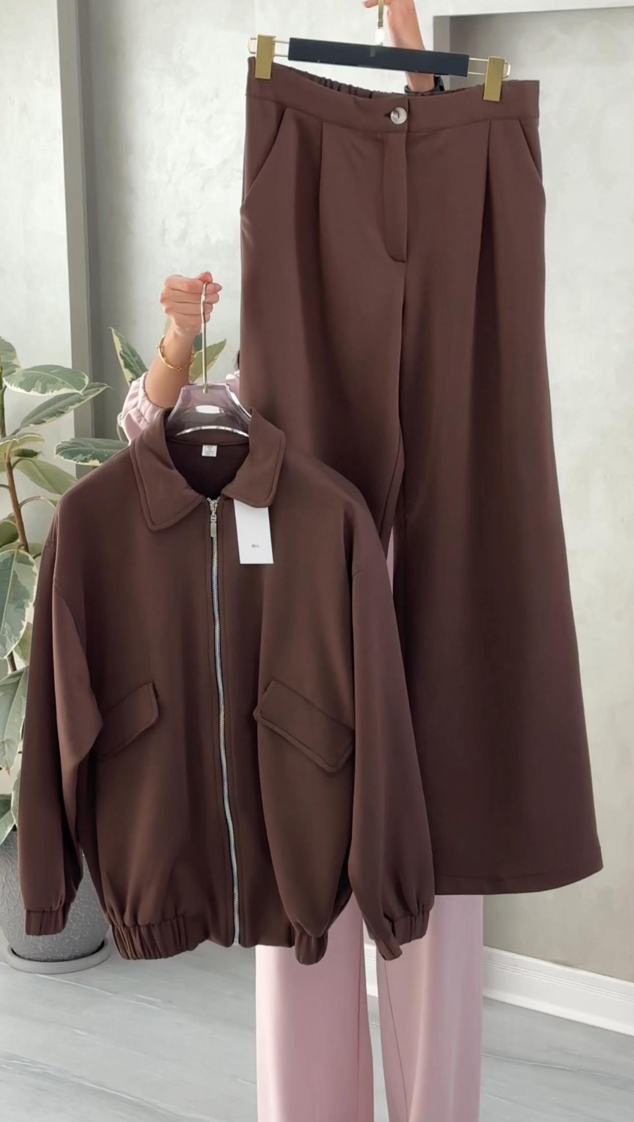 بدلة نسائي بسحاب