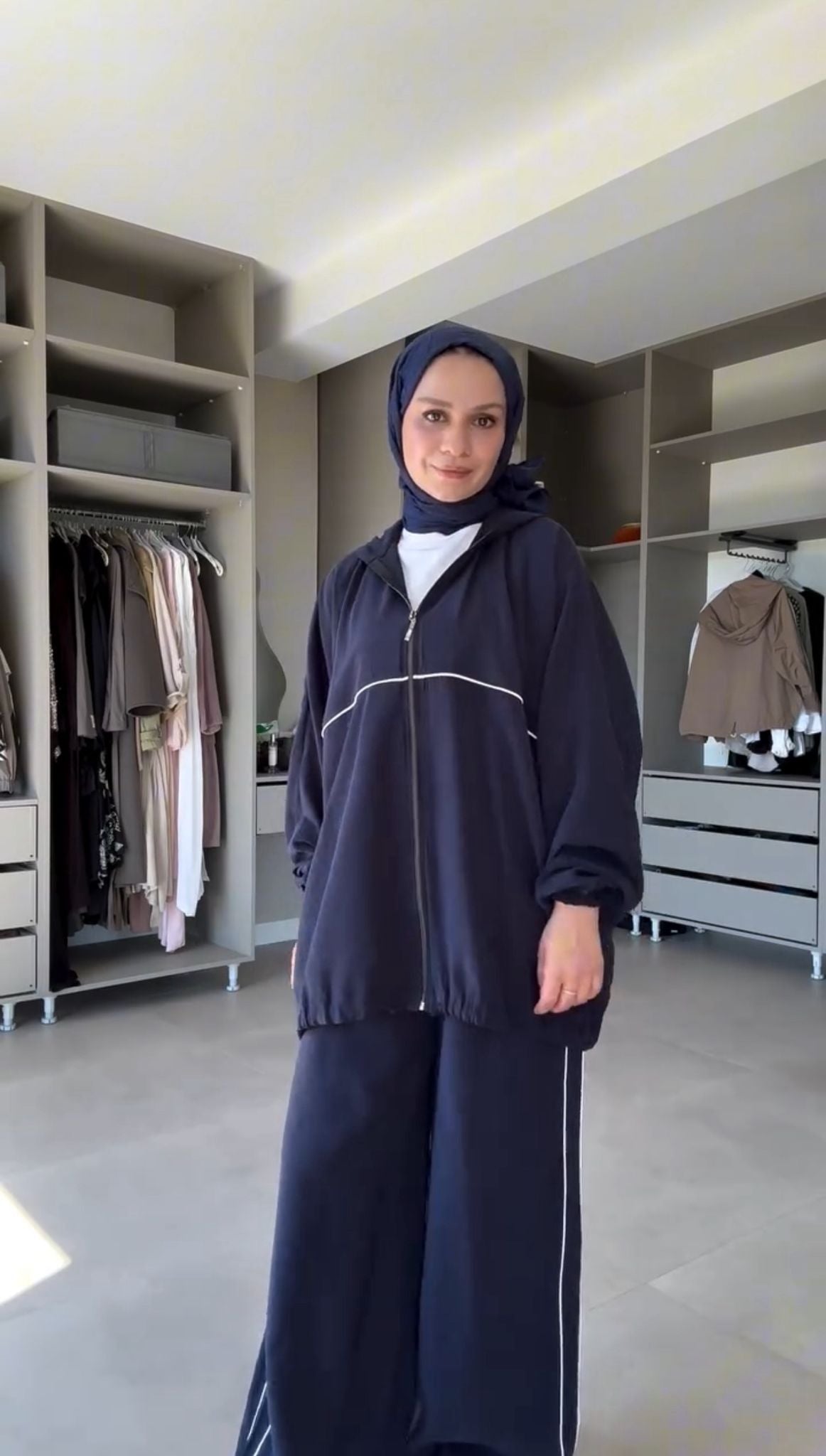 بدلة نسائي