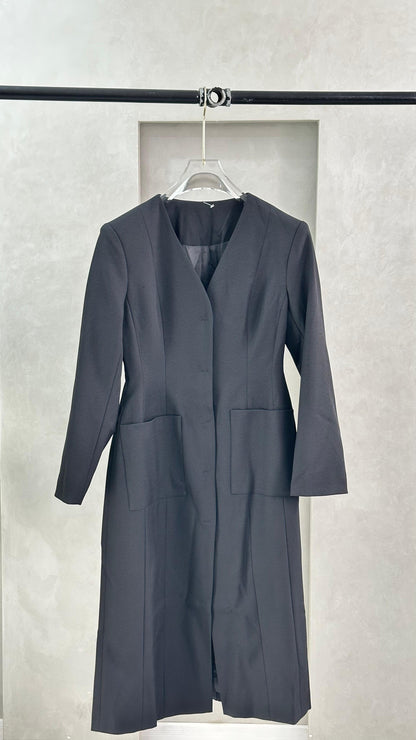 جاكيت طويل ياقة v