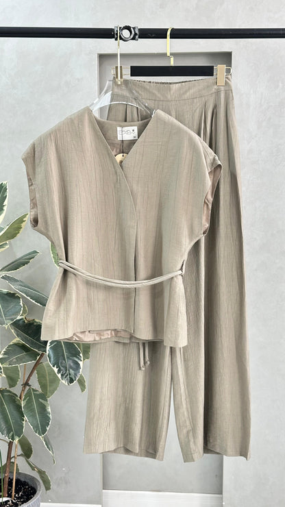 طقم نسائي انيق