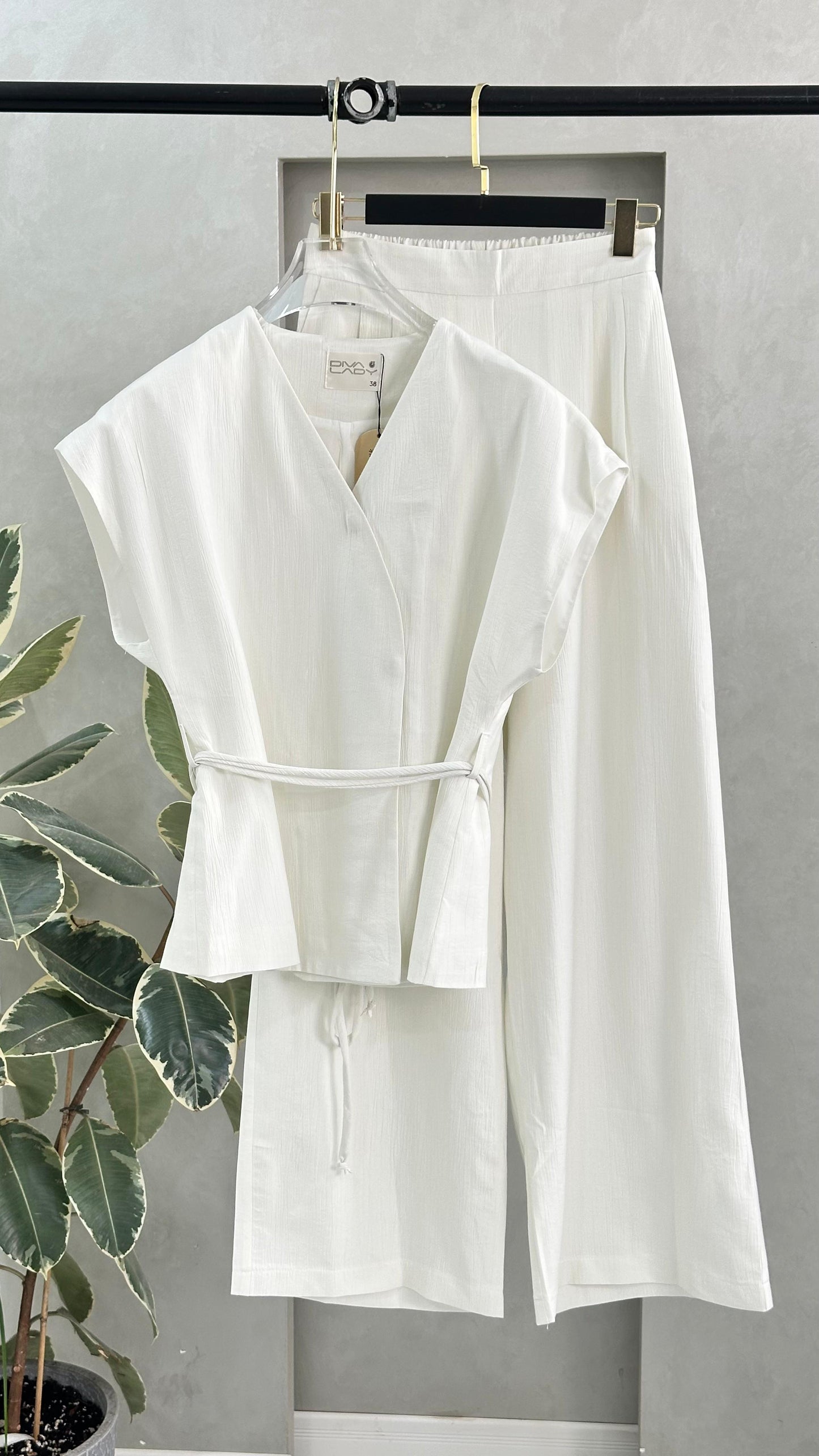 طقم نسائي انيق