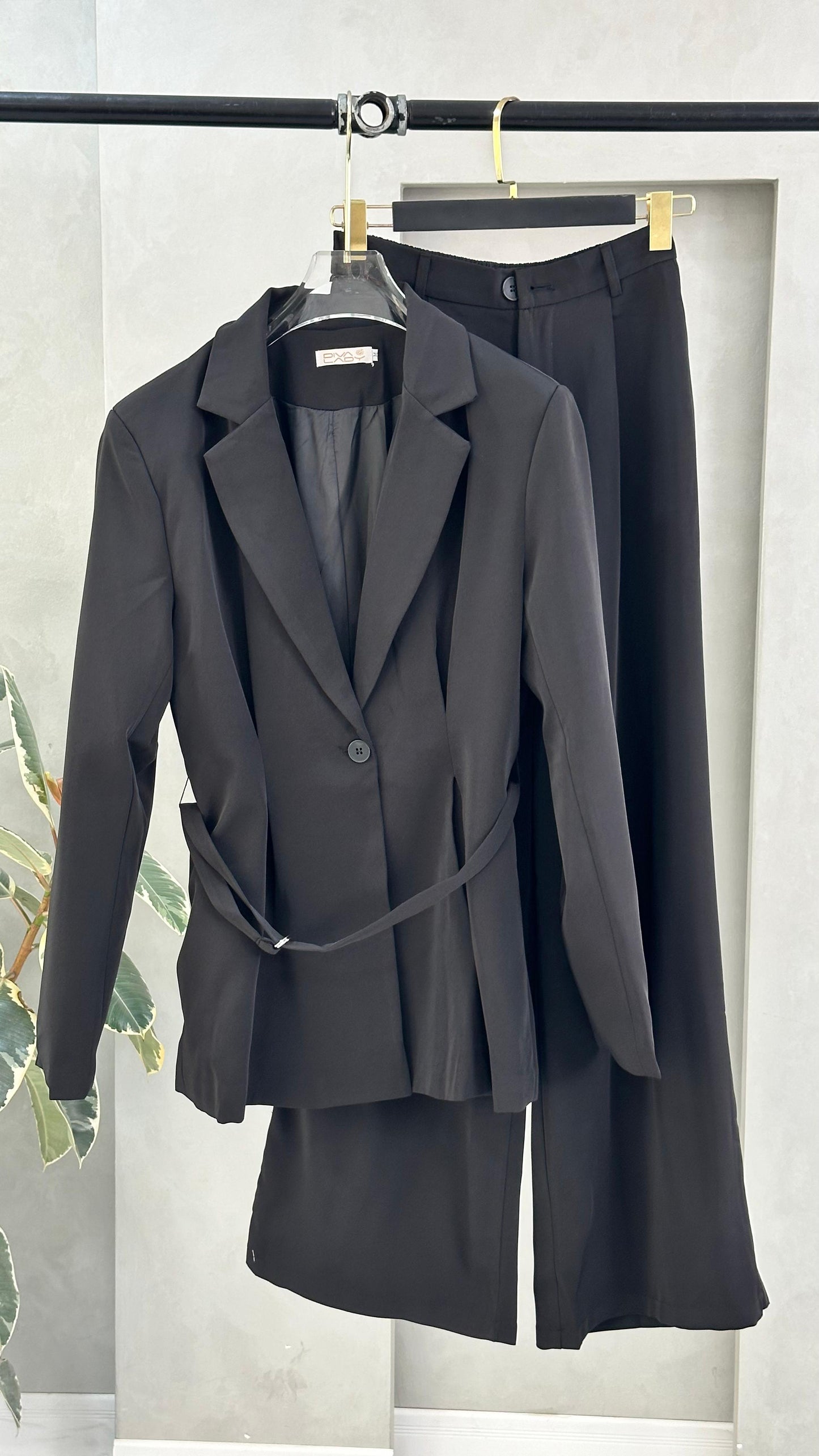 بدلة نسائي رسمي