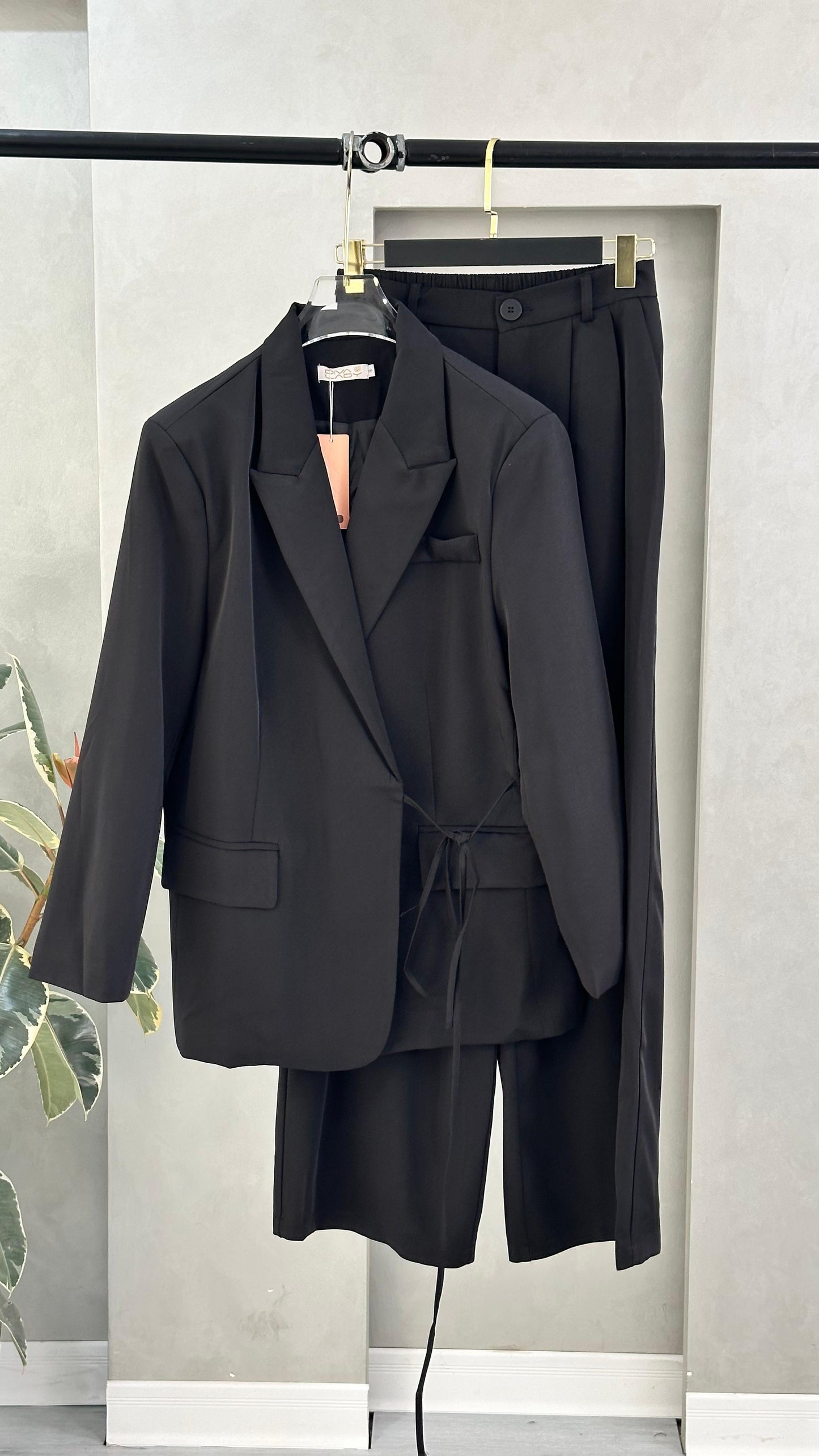 بدلة نسائي رسمي