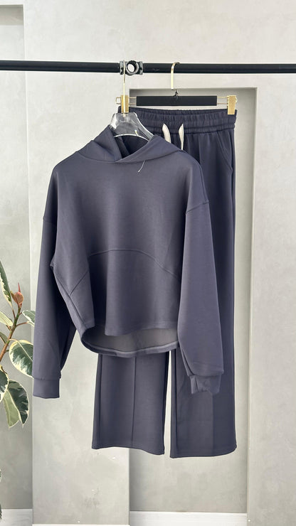 بدلة نسائي كلاسيكية