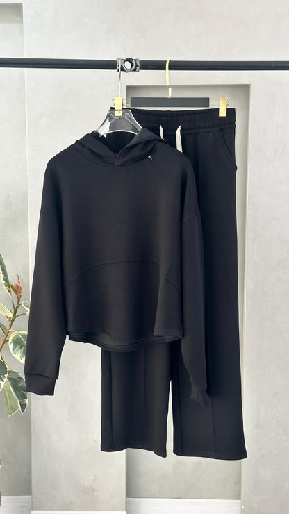 بدلة نسائي كلاسيكية