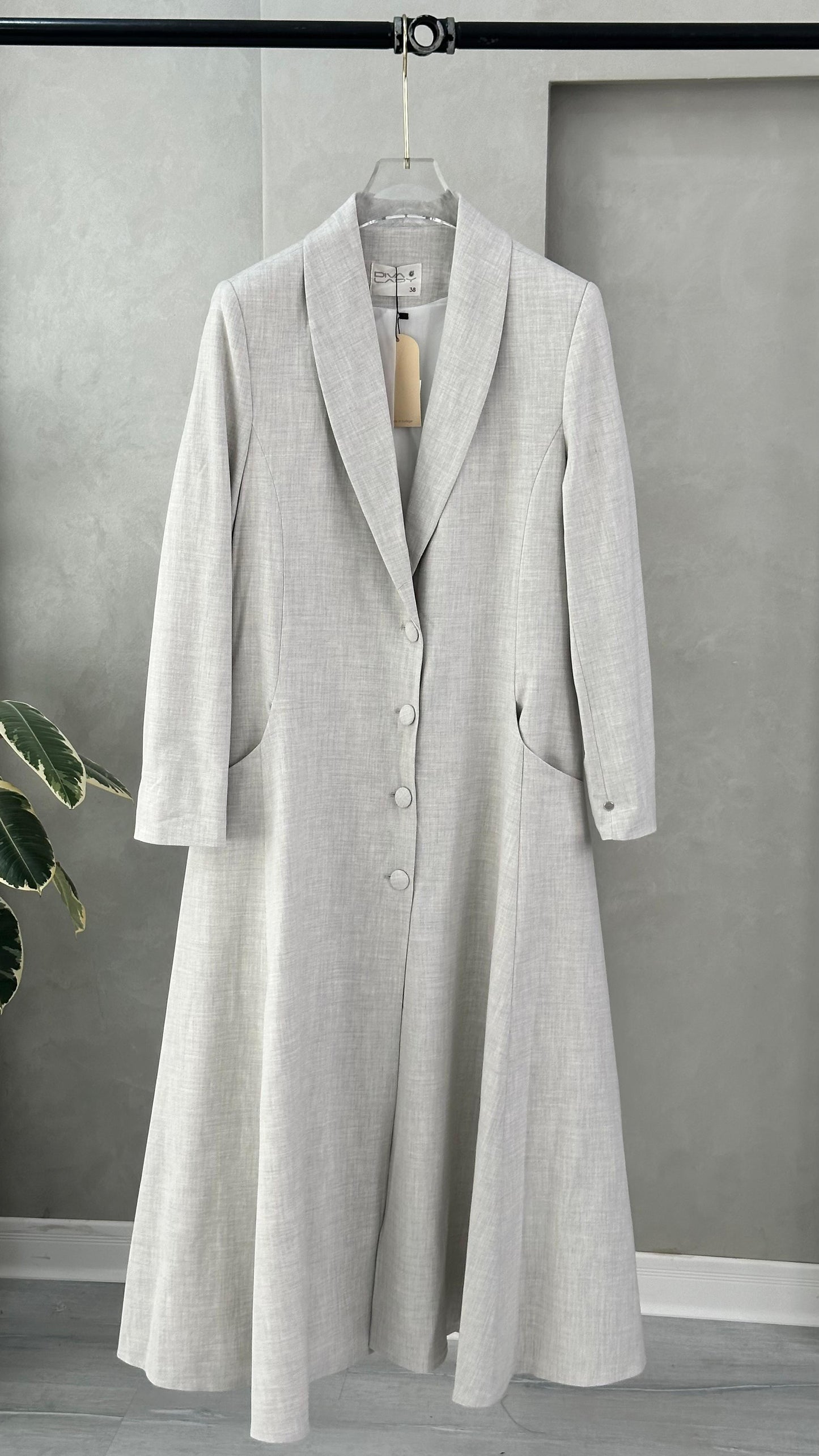 جاكيت نسائي مع ازرار