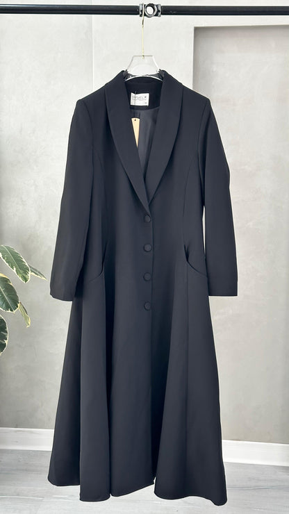 جاكيت نسائي مع ازرار