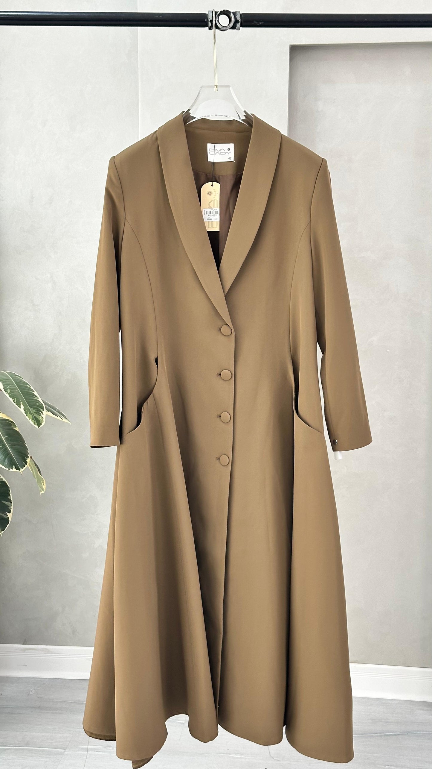 جاكيت نسائي مع ازرار