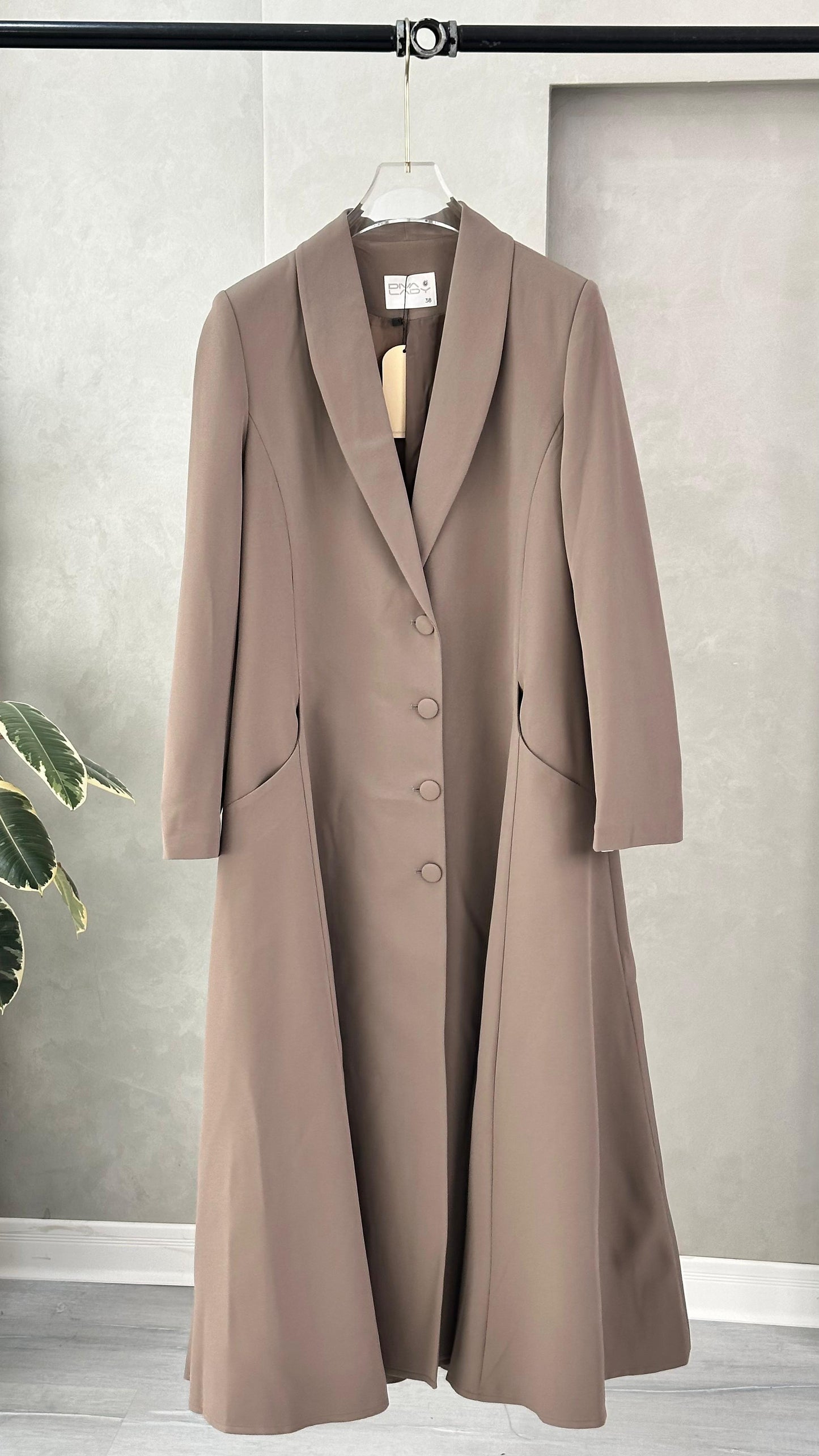 جاكيت نسائي مع ازرار