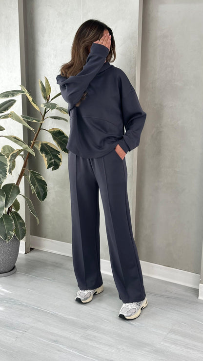 بدلة نسائي كلاسيكية