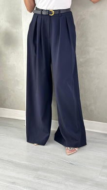 بنطلون نسائي مع حزام