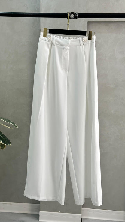 بنطلون نسائي بطيات