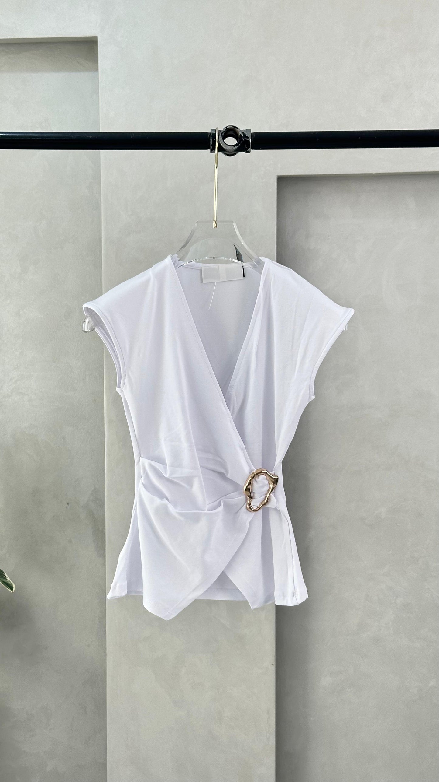 توب نسائي بربطة