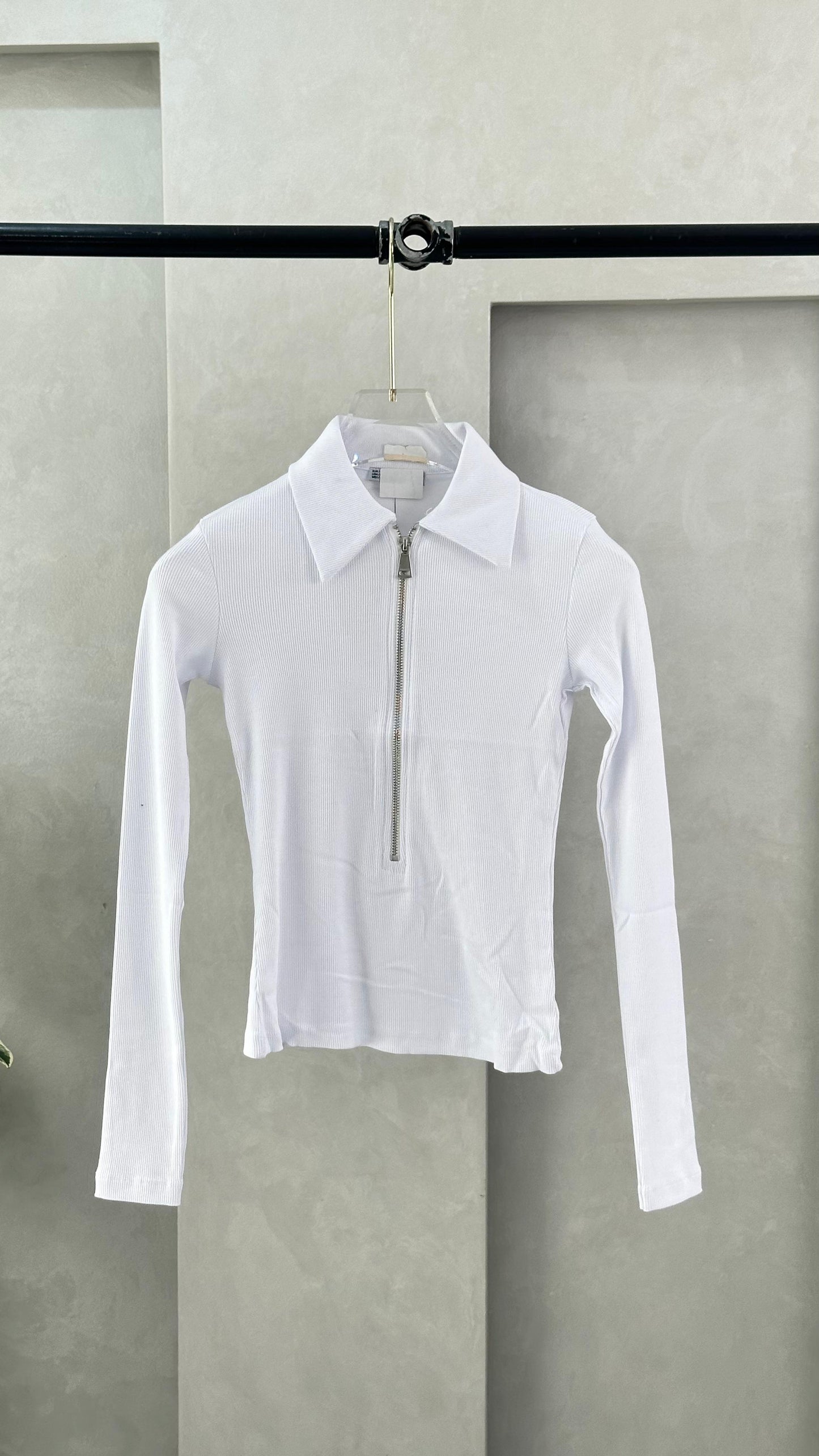 بلوز نسائي مع سحاب