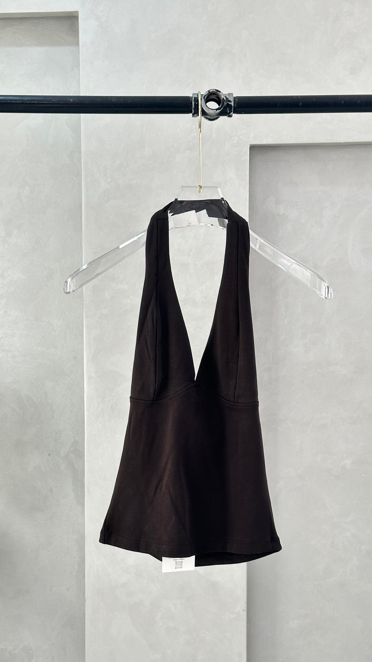 توب نسائي بفتحة صدر