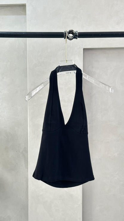 توب نسائي بفتحة صدر