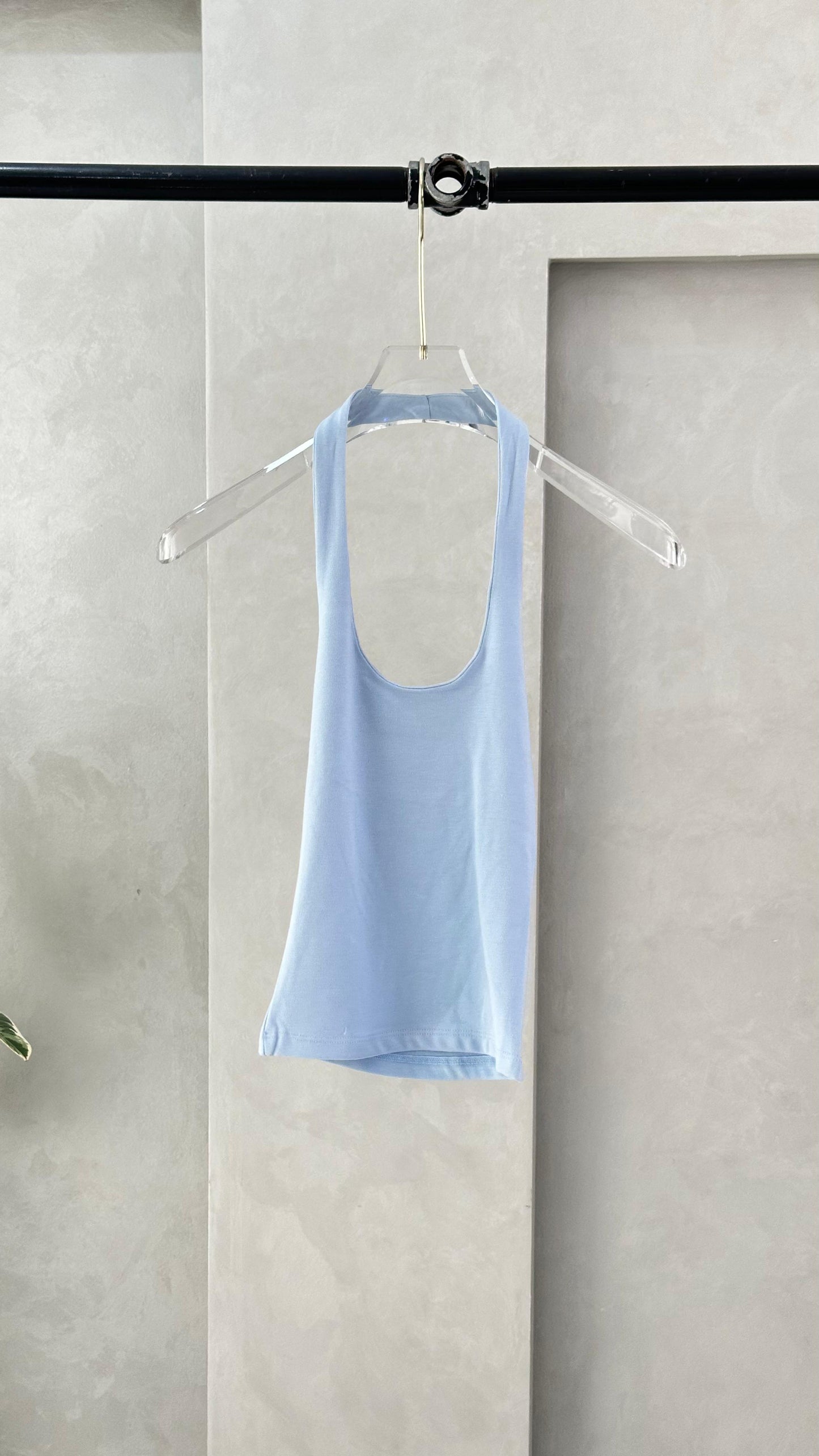 توب نسائي مفتوح