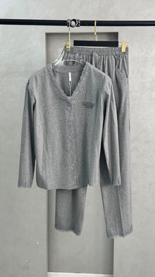 بيجامة نسائي برباط خصر