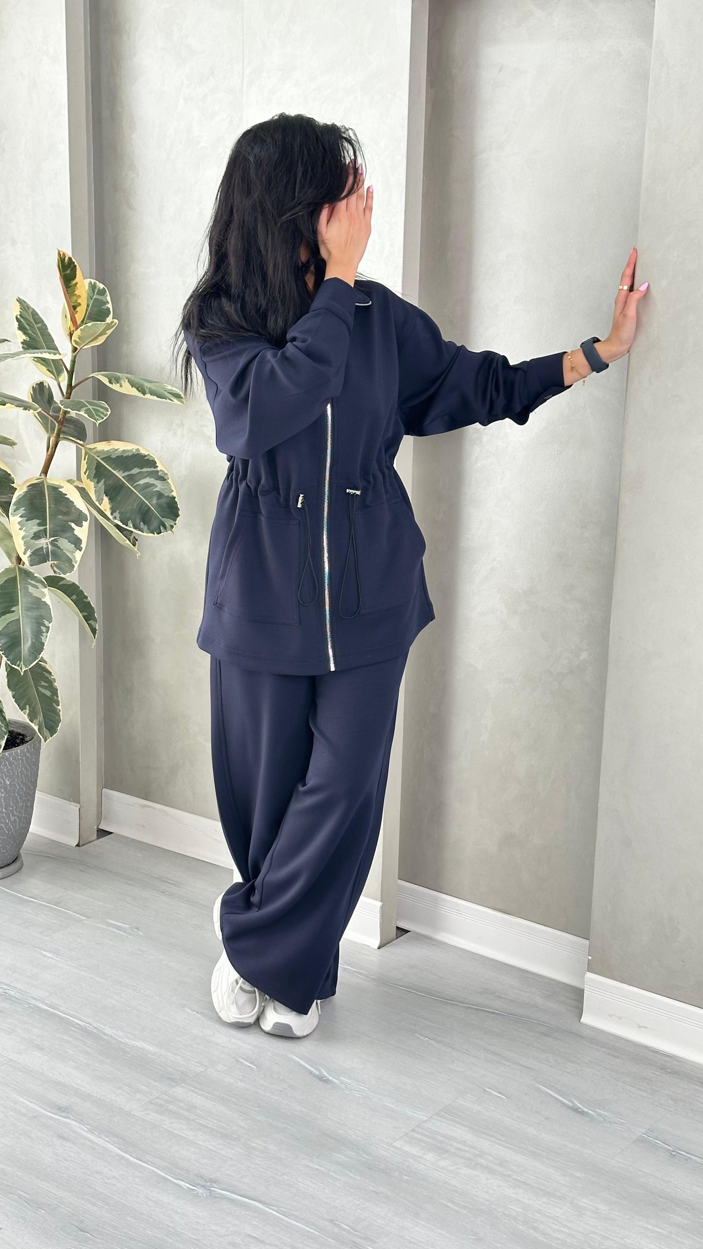 بدلة نسائي محددة الخصر